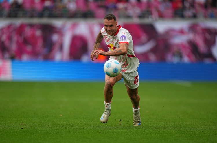 TA：曼联计划补强左后卫位置，劳姆、霍尔、胡安·米兰达等在列