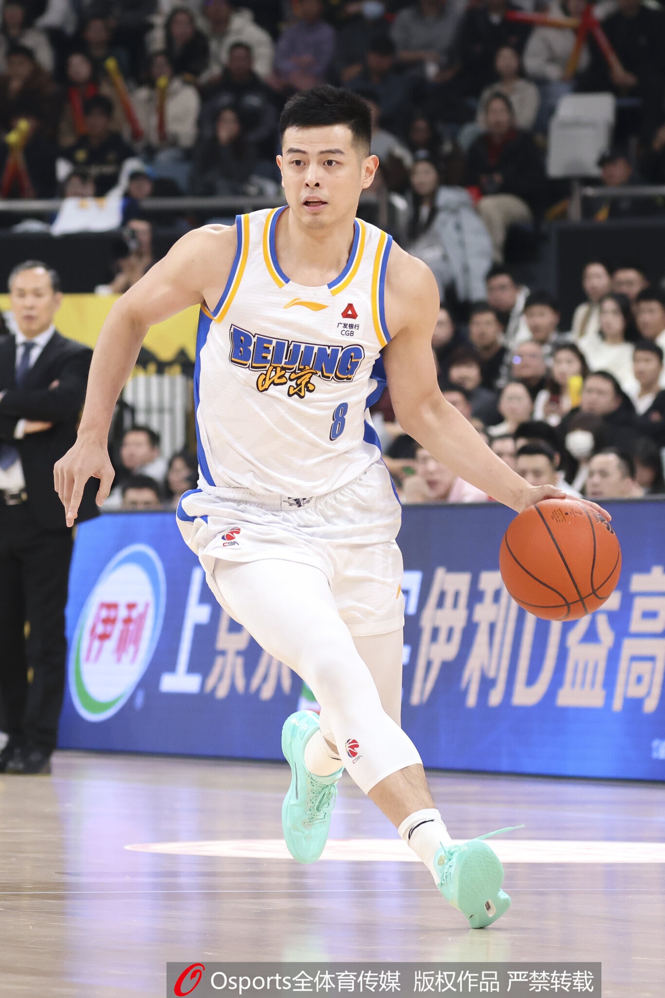 方硕：北京无法再提供给我球员合同 如果现在就退役 我将很不甘心