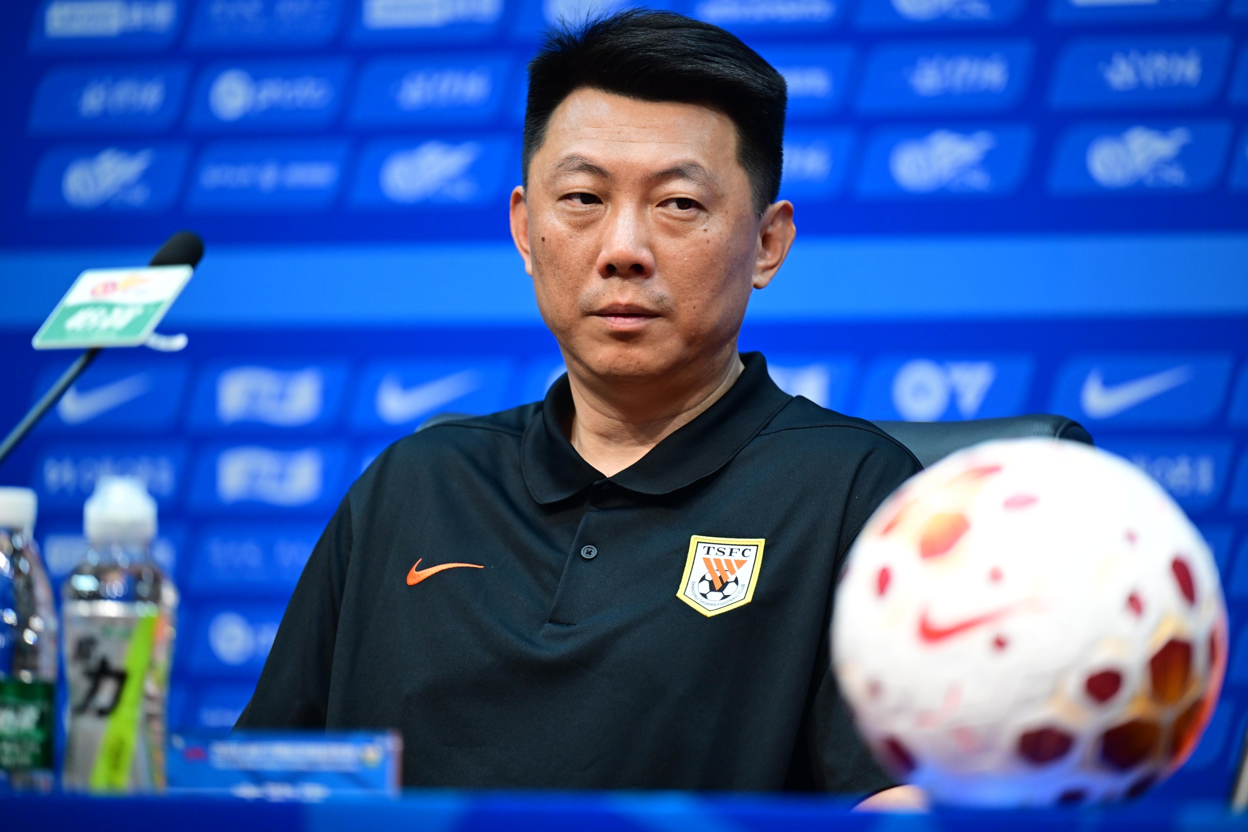 唐田：这一场对我来说是背水一战，中场换下阿尔瓦罗是出于保护