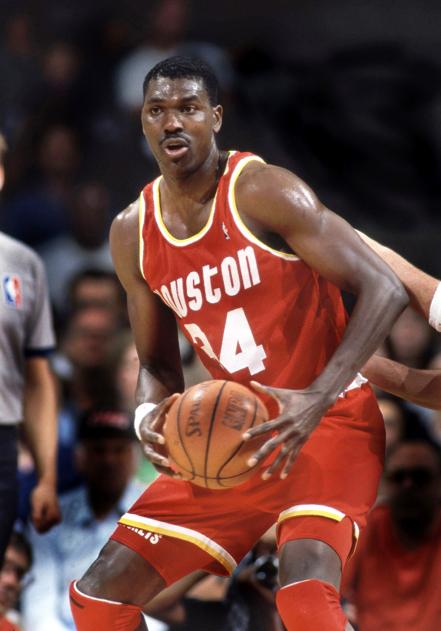 NBA历史仅2人生涯场均至少1.5断1.5帽：朱利叶斯·欧文 奥拉朱旺